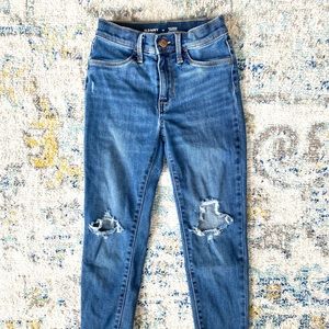 Old Navy Girls Size 10 Ballerina Distressed Jeggings -medium wash